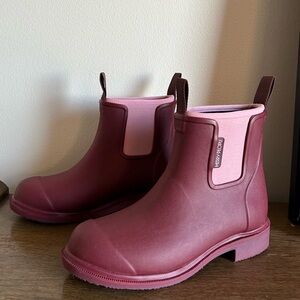 NEW Bobbi Rain Boot | Chelsea ankle boots | Merry People red pink neoprene